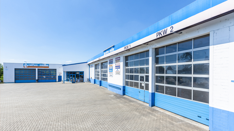 Reifen Müller branch in Gochsheim, exterior view