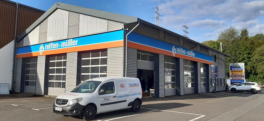 Reifen Müller branch in Siegen, exterior view