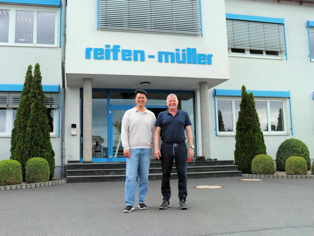Andreas Park and Jürgen Fischer outside the head office in Hammelburg
